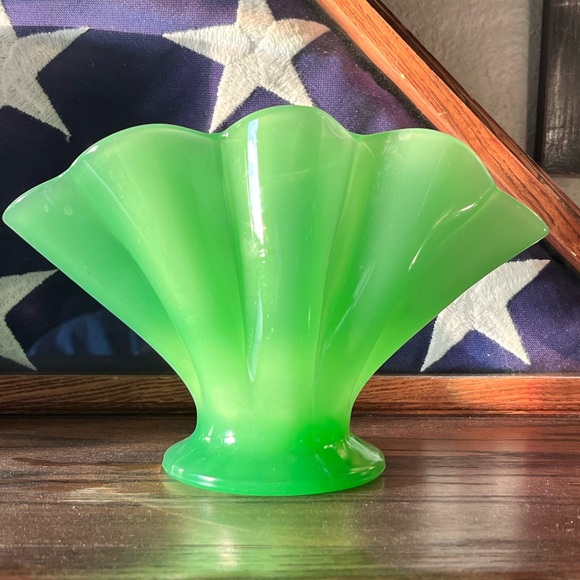Vintage FENTON Jade Green Satin Glass Fan Vase Urn Jadeite Style 90 yrs old